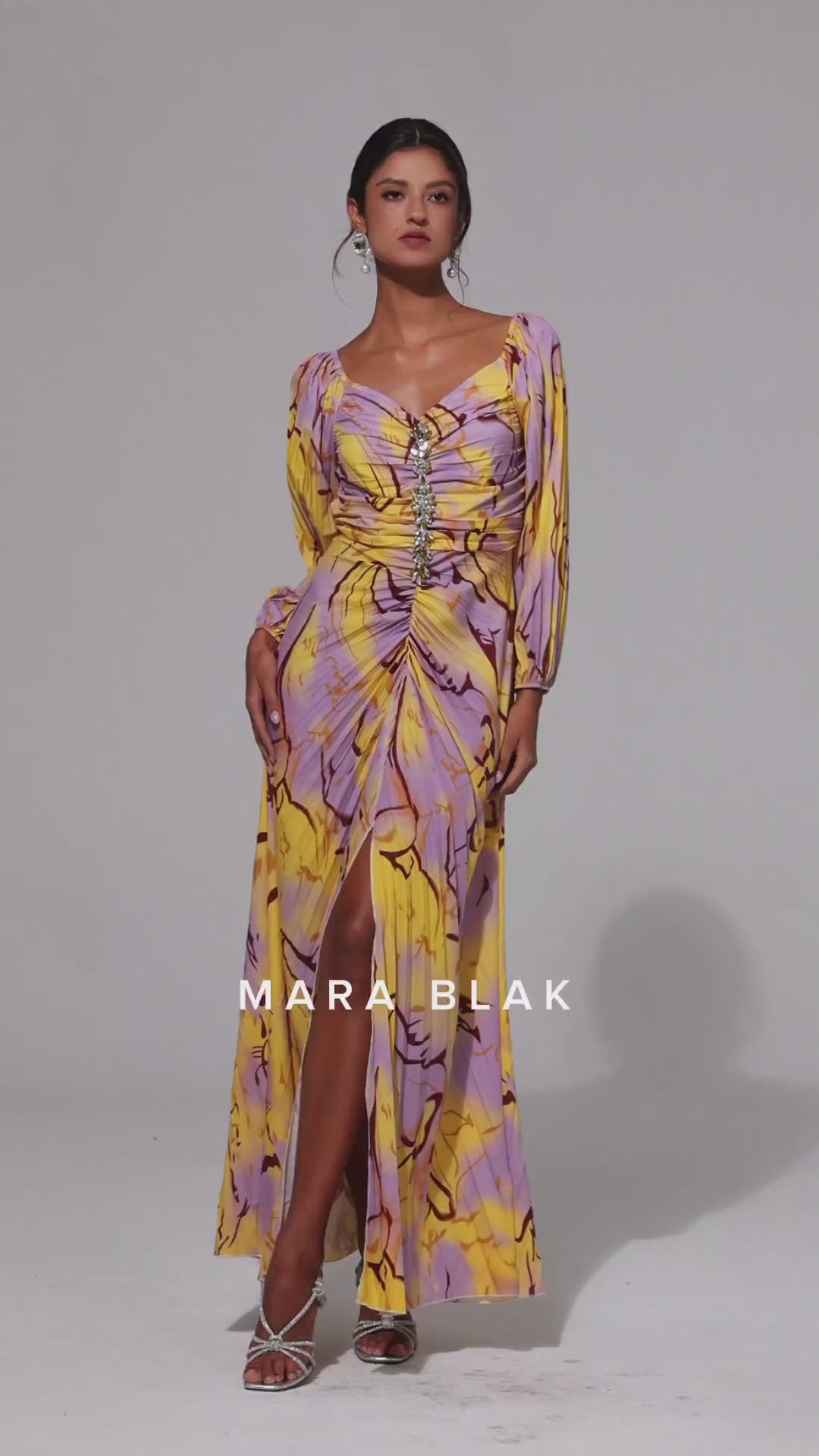 ライラ 長袖 ラインストーンプリント マキシドレス – Mara Blak